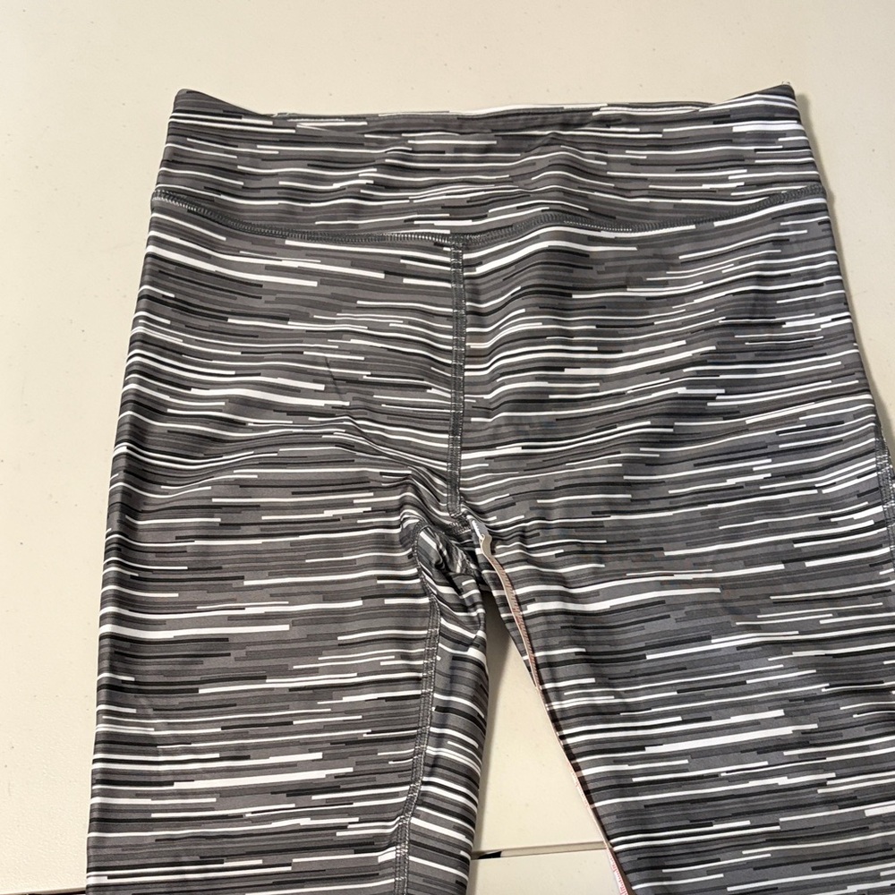 Under Armour Black and White Compression Leggings